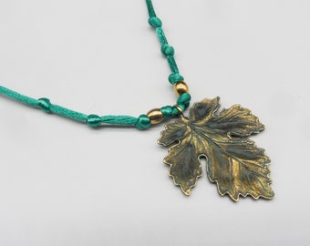 Leaf necklace, Leaf jewelry, Autumn necklace, leaf pendant, Fall jewelry, Mother's Day gift, Forest necklace, Maple leaf necklace
