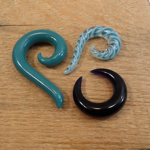 Glass Spiral, small 00g, big 0g, single spiral, pyrex glass spiral, single spiral, listing is for 1 spiral