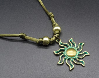 Tour de cou soleil, collier soleil, collier céleste, breloque soleil, cadeau fête des mères, bijou soleil doré, pendentif soleil, bijou céleste