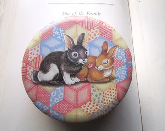Vintage Tin Round 1980's Easter Tin, Bunny Family Tin Box, Patchwork Pastels, Satin Finish Spring Tin, Rabbit, Bunnies, Sweet Animal Tin Art