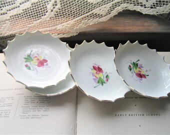 1950's Victoria Porcelain Altrohlau Bohemia, 4 Hand Painted Pansies, Scallop Bowls w Gold Trim, Ring Drawer Dishes