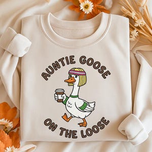 Auntie Goose On The Loose, Auntie Goose Cup, Auntie Gift, Auntie Birthday, Auntie To Be, Funny Auntie Cup, Auntie Gag Gift Idea