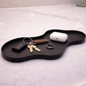 Modern Valet Tray – Minimalist Black Catchall Tray for Entryway, Desk, or Nightstand