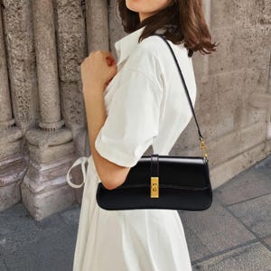 Sac en cuir véritable bordeaux, sac en cuir véritable, cuir de veau véritable, traitement du cuir, sac à main rouge, sac en cuir rouge