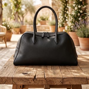 Soft Leather Top Handle Bag – Relaxed Minimal Tote for Everyday Use