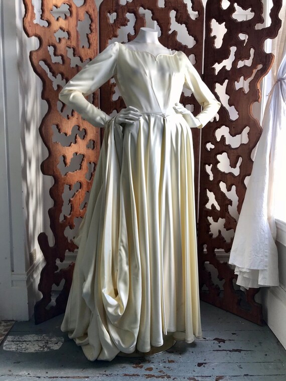 GORGEOUS Vintage Ivory Satin Wedding Dress 1930s ?
