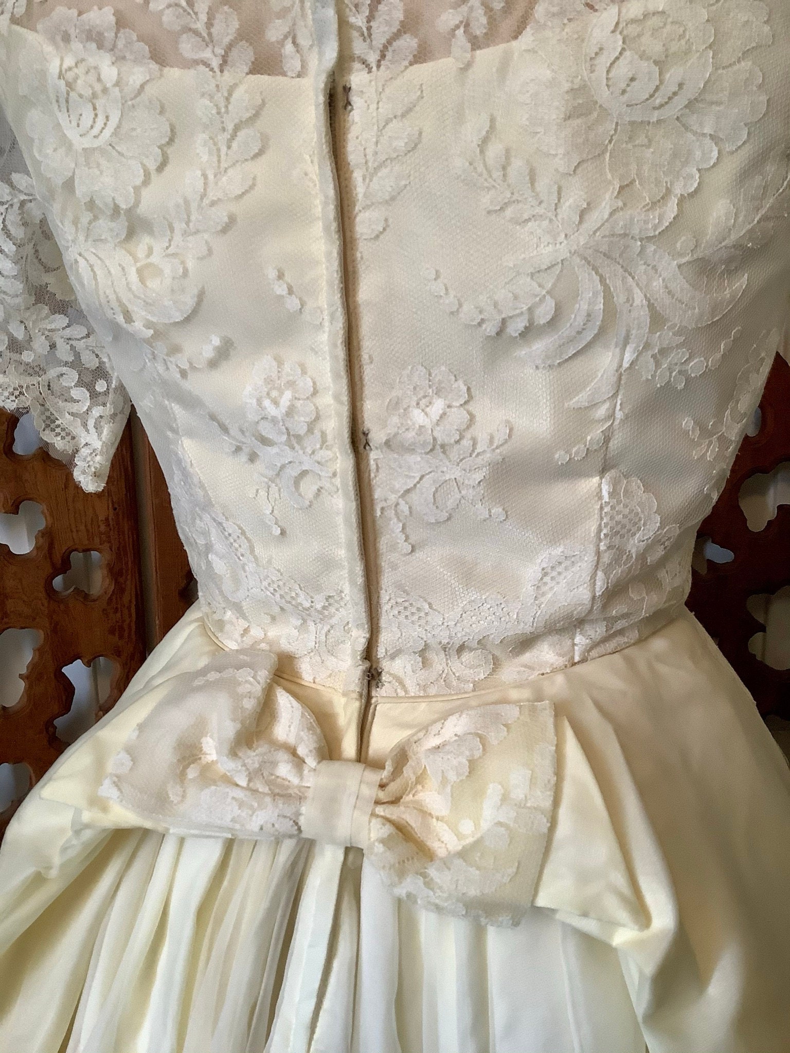 Vintage 1960s Ivory Lace Wedding Dress - With Box (or Not) - Etsy