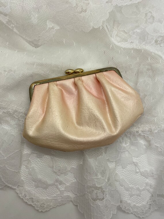 Vintage Pearly Pink Sweet Coin Purse With Gold Ki… - image 2