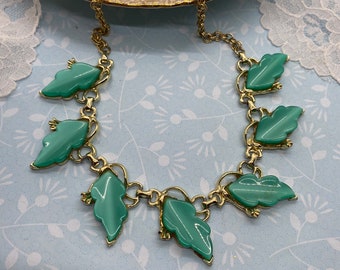 Vintage thermohardende Moonglow groene eikenblad choker ketting verstelbare haaksluiting