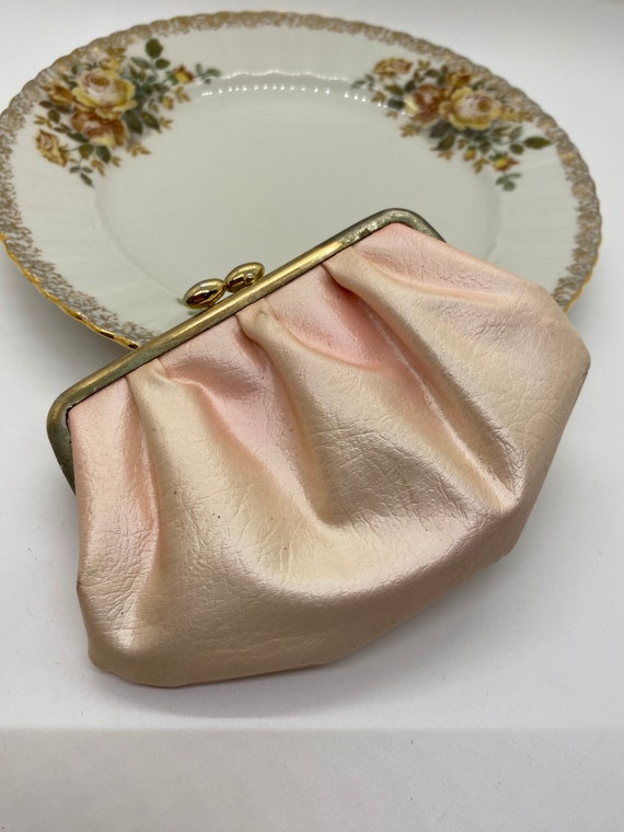 Vintage Pearly Pink Sweet Coin Purse With Gold Ki… - image 1