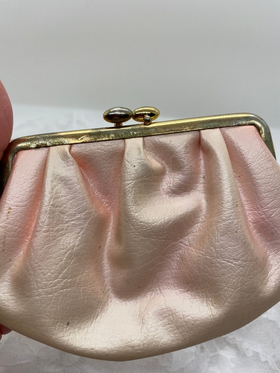 Vintage Pearly Pink Sweet Coin Purse With Gold Ki… - image 6