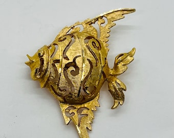 Vintage Gold Intricate Angel Fish Brooch