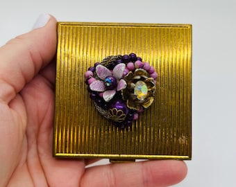 Vintage zweckentfremdet Juwelen Elgin amerikanischen Messing Spiegel Powder Compact lila Blumen einzigartig