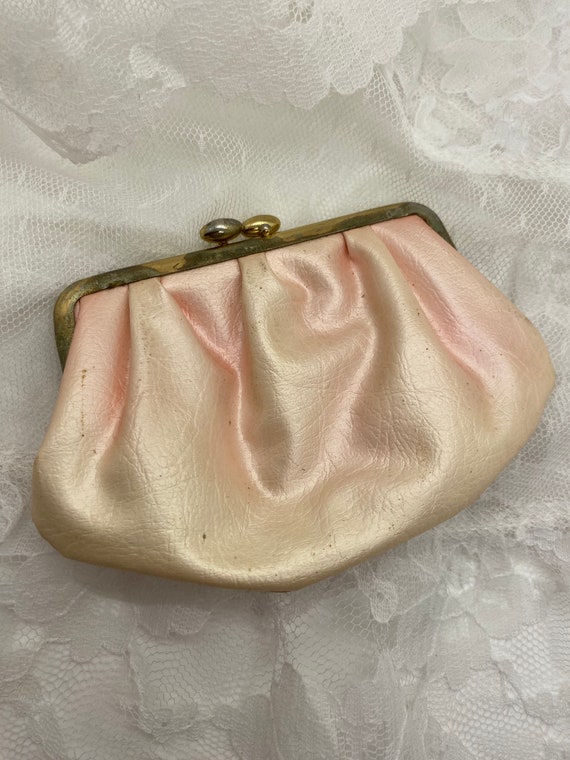 Vintage Pearly Pink Sweet Coin Purse With Gold Ki… - image 3