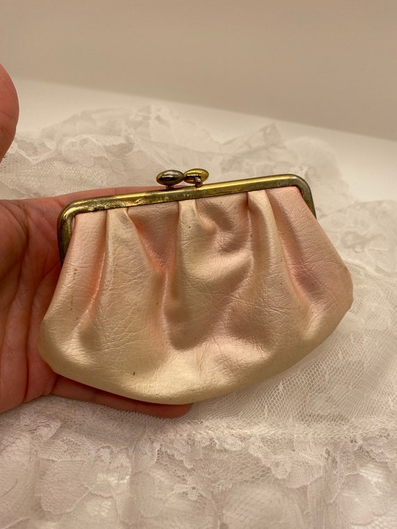 Vintage Pearly Pink Sweet Coin Purse With Gold Ki… - image 4