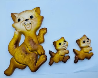 Vintage Mid Century Chalkware Cat With 2 Kittens