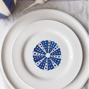 Sea-Inspired Dessert Plate: Elegant Porcelain Tableware, Ocean Theme