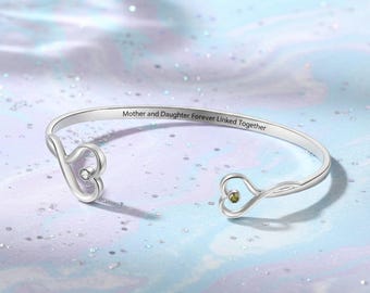 Pulsera personalizada con piedra de nacimiento para madre e hija, brazalete personalizado con dos corazones y grabado interior, brazalete ajustable, regalo para madre e hija.