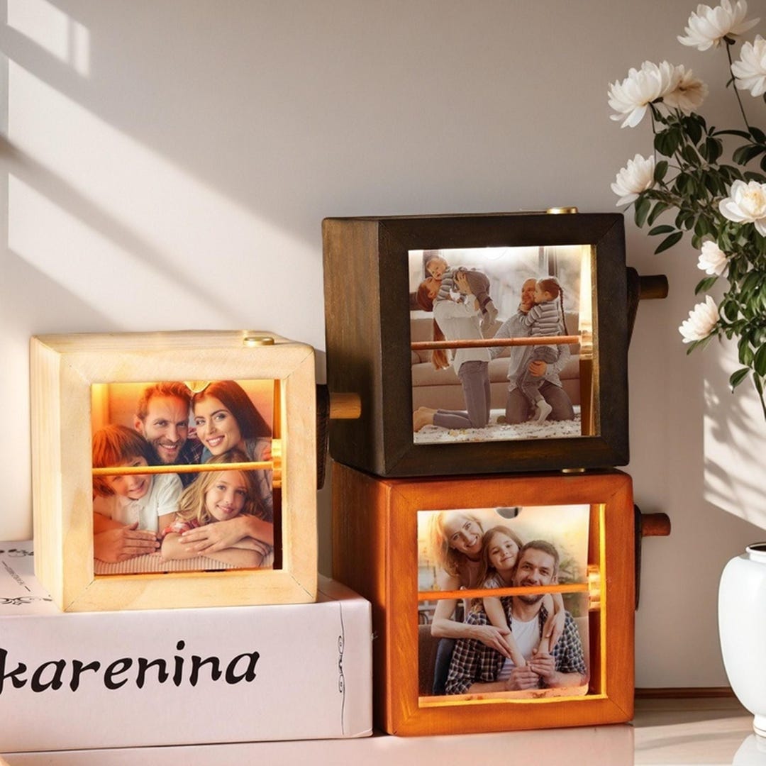 Flipbook Luminoso Personalizzato – Scatola In Legno Con Manovella, Luce LED, Per Foto Ricordo, Regalo Unico