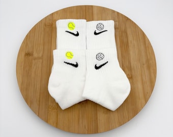 Tennis/volley-ball brodés personnalisés - Chaussettes plates et chaussettes Nike - (une paire)
