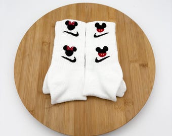 Calzini Nike personalizzati con ricamo di Topolino e Minnie
