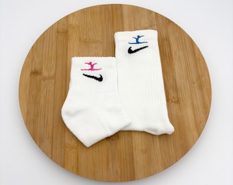 Broderie personnalisée de gymnastique/acrobatie - Chaussettes ras du cou et chaussettes Nike - (une paire)