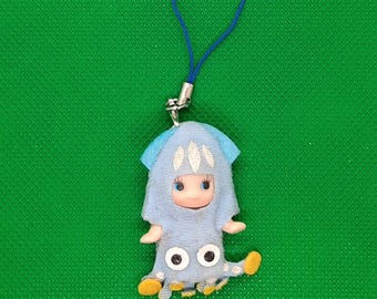 Llavero con disfraz de sepia de muñeca Kewpie, adorno decorativo para mascota