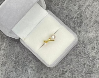 Adjustable Geometric Pearl Ring – Modern Minimalist Statement Jewelry