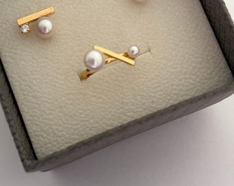 Balance Beam Modern Minimalist Top Shine Flawless Freshwater Pearls Earrings and Ring Jewelry Set