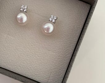 Classic Flower Petal Spark 10-11mm Pearl Earrings and 11-12mm Necklace Set