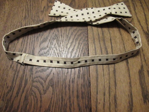 Adjustable Evening Primrose Pattern Bowtie Vintag… - image 3