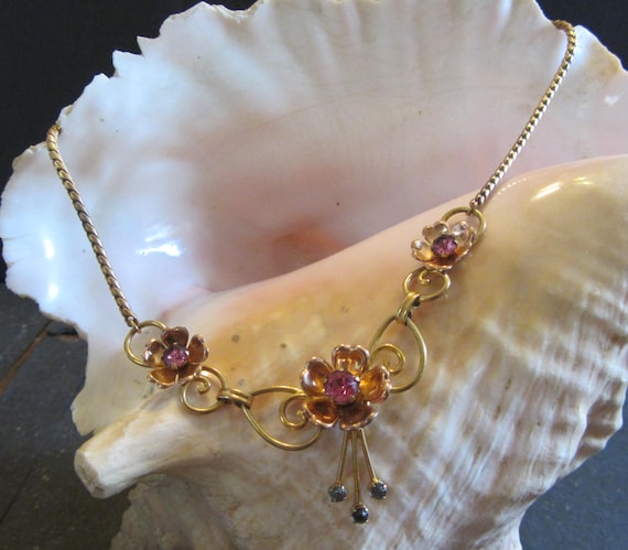 Delicate Gold and Pink Rhinestone Choker length ne
