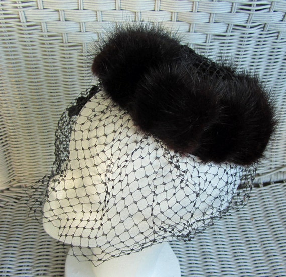 Ladies Vintage Hat With Mink Fur, Netting & Black Velvet Bow Vintage Black Velvet Ring Hat: Mink Fur Band, Net Bow - MCM  main image 3