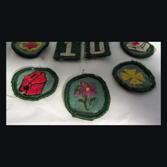 9 Girl Scout Badges Vintage 60's - image 7