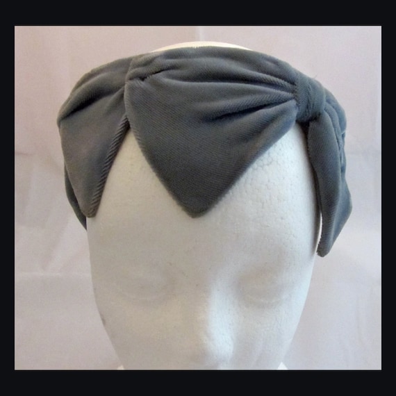 Skull Hugging Gray Blue Velvet Hat Vintage 50's - image 1