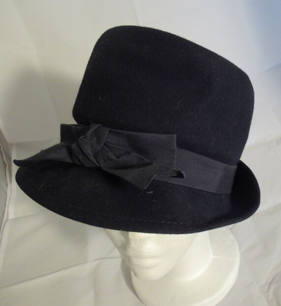 Neumann Endler Wool Felt Hat Navy Blue Mid Century Deluxe  display picture 1