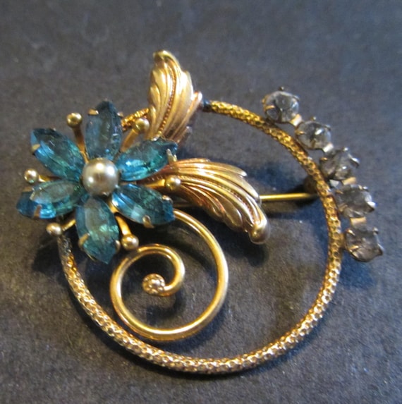 Stunning Gold Circlet  AMCO Floral Brooch Vintage… - image 1