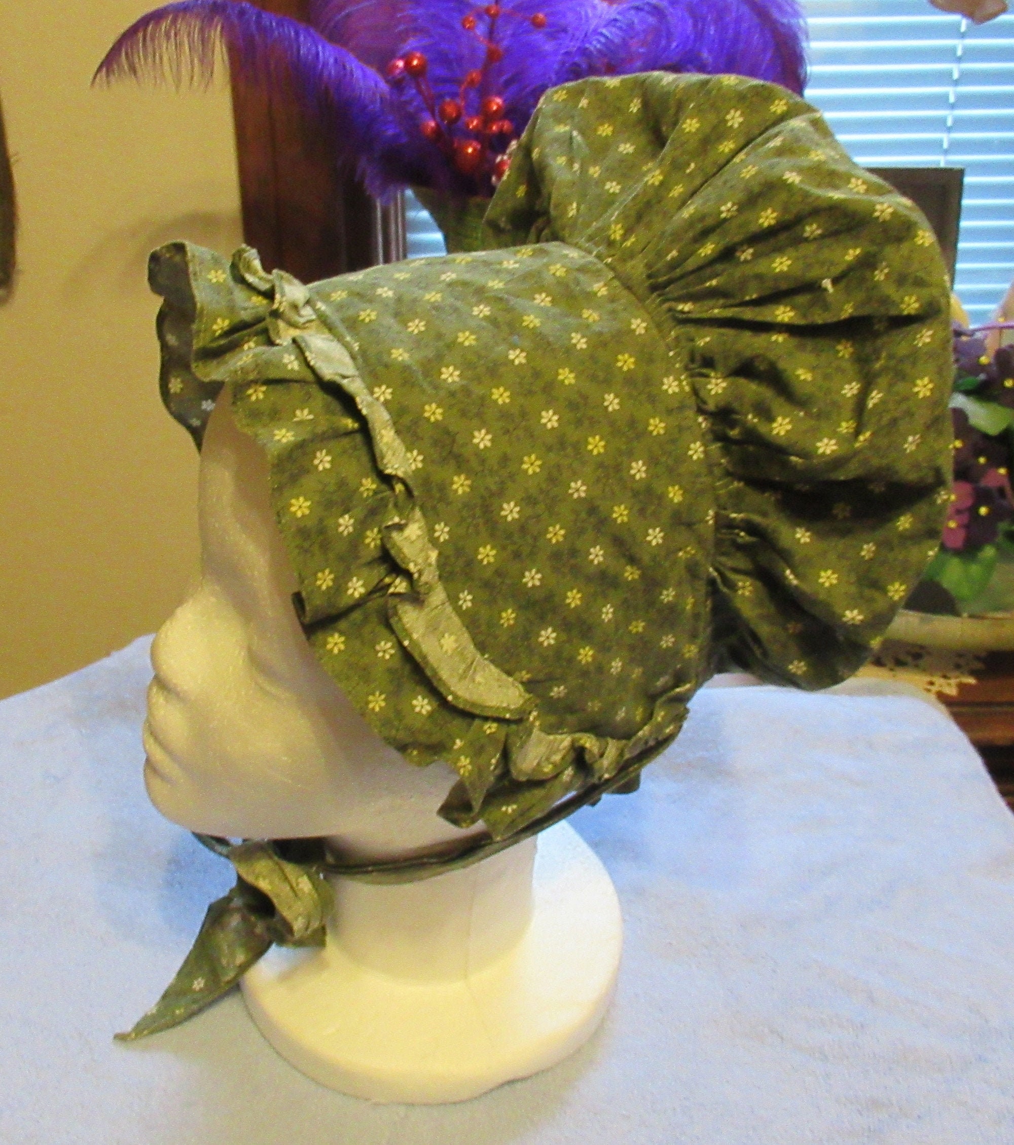 Laura Ingalls Prairie Handmade Floral Bonnet Girl`s Sun-Bonnet - Laura Ingalls Wilder Historic Home & Museum main image 4