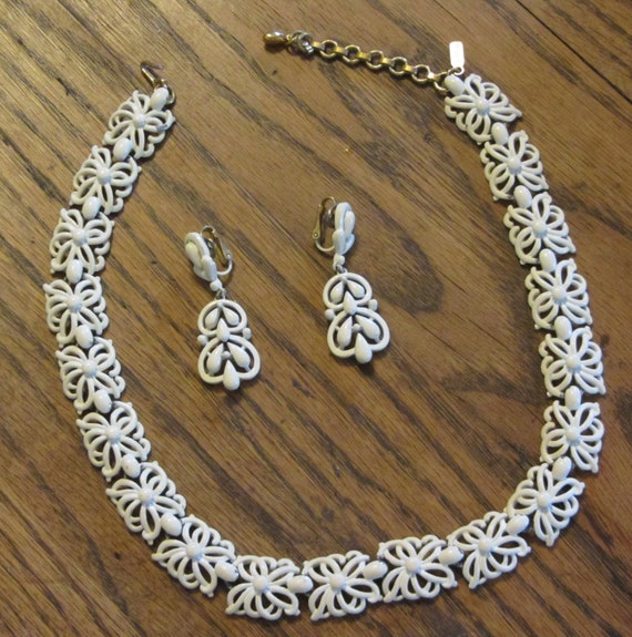 Monet Necklace and Trifari Earring Set Vintage 50… - image 3