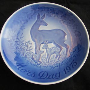 Bing and Grondahl Blue and White Mothers Day Plate 1975 Vintage Danish Porcelain