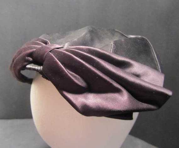 Saucy Black Satin Skull Hugging Hat Vintage 50's - image 4