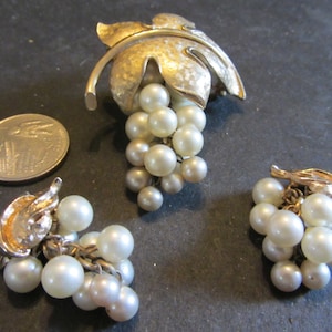 Pearl and Gold Grape Demi Parure Vintage Pin/Brooch and Earring set