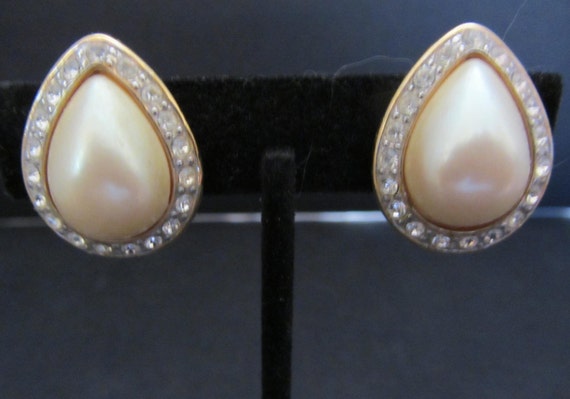 Monet Pearl Teardrop Rhinestone Earrings One Pair Clip-on  display picture 2
