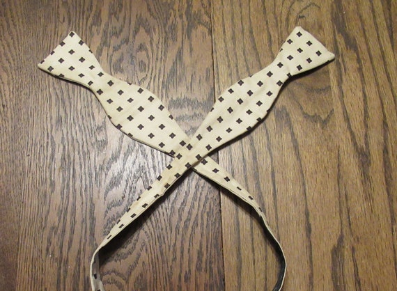 Adjustable Evening Primrose Pattern Bowtie Vintag… - image 4