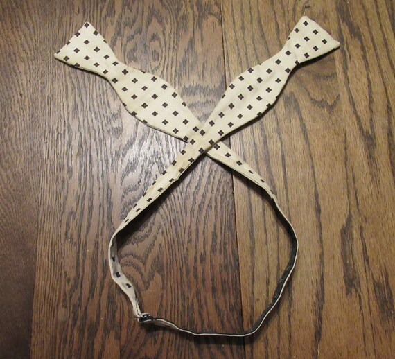Adjustable Evening Primrose Pattern Bowtie Vintag… - image 2