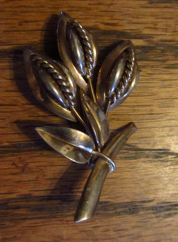 Gold Abstract Leaf and Bud  Brooch Pin vintage 19… - image 2