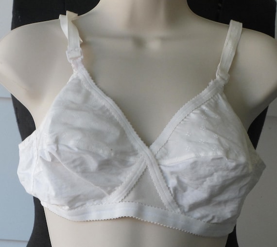 Bombshell Vintage 60's  Bullet Bra , Platex Cross… - image 5