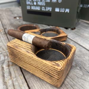 Portacenere rustico in rovere per sigari, blocchi di legno di pallet riciclati, finitura in legno bruciato naturale, fatto a mano