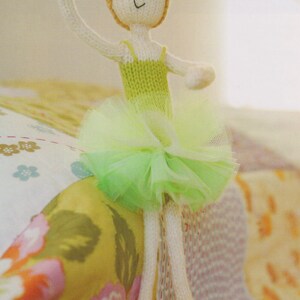 Dos patrones de muñecas bailarinas imagen 2