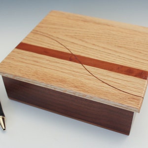 Peaceful Curve Valet Box